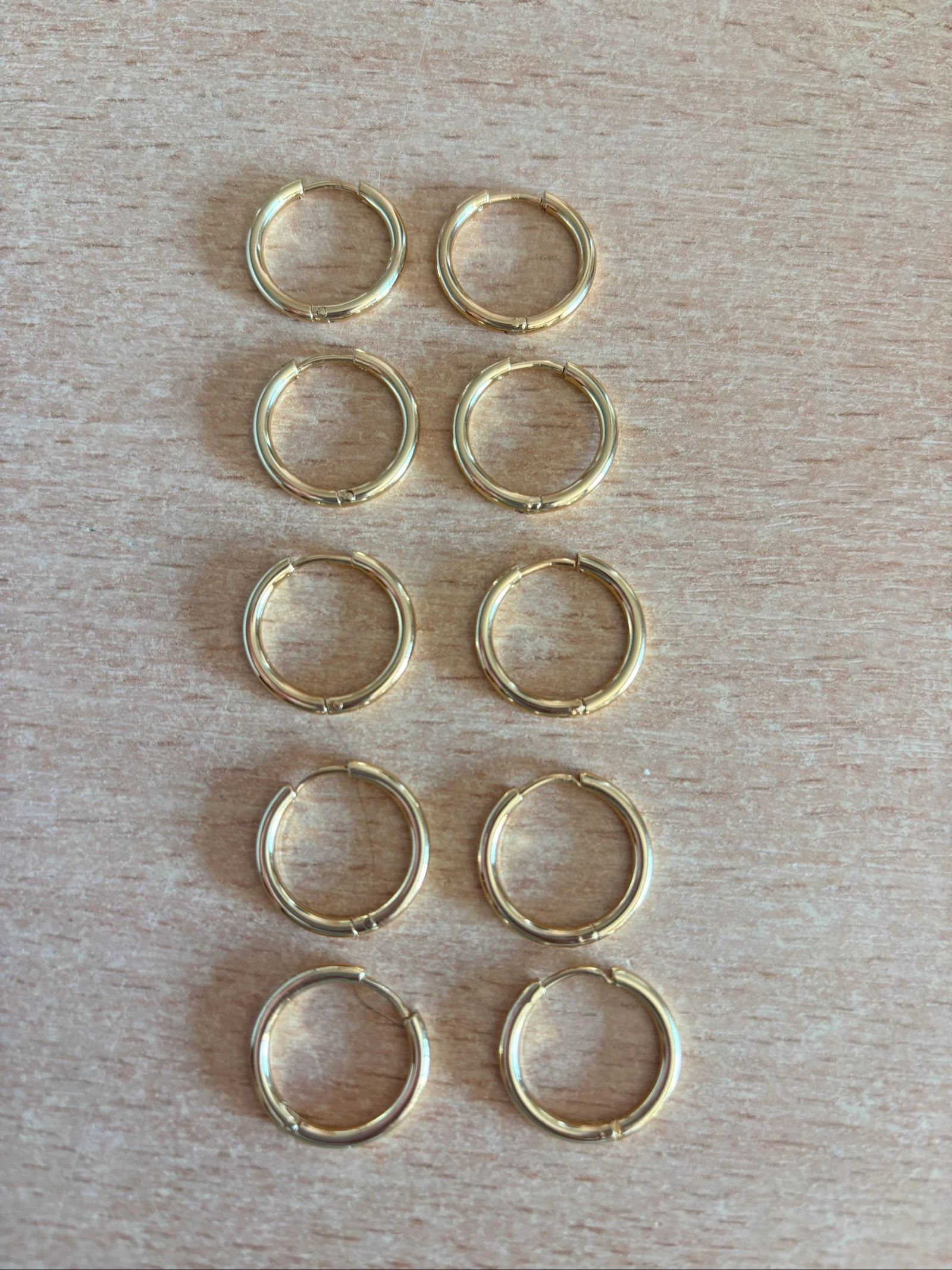 Lot of 5 gold stainless steel hoop earrings – photo 9